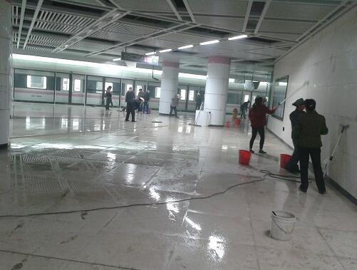 洪山廣場(chǎng)地鐵二號(hào)線開(kāi)荒保潔